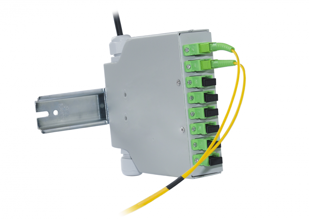 Distribučný box na DIN lištu pre 8x SC-SC, LC-LC Duplex alebo LSH-LSH adaptéry, neosadený