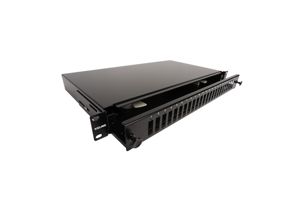 Patch panel výsuvný pre 24 x SC-SC Duplex, LC-LC Quad adaptérov, odnímateľné čelo